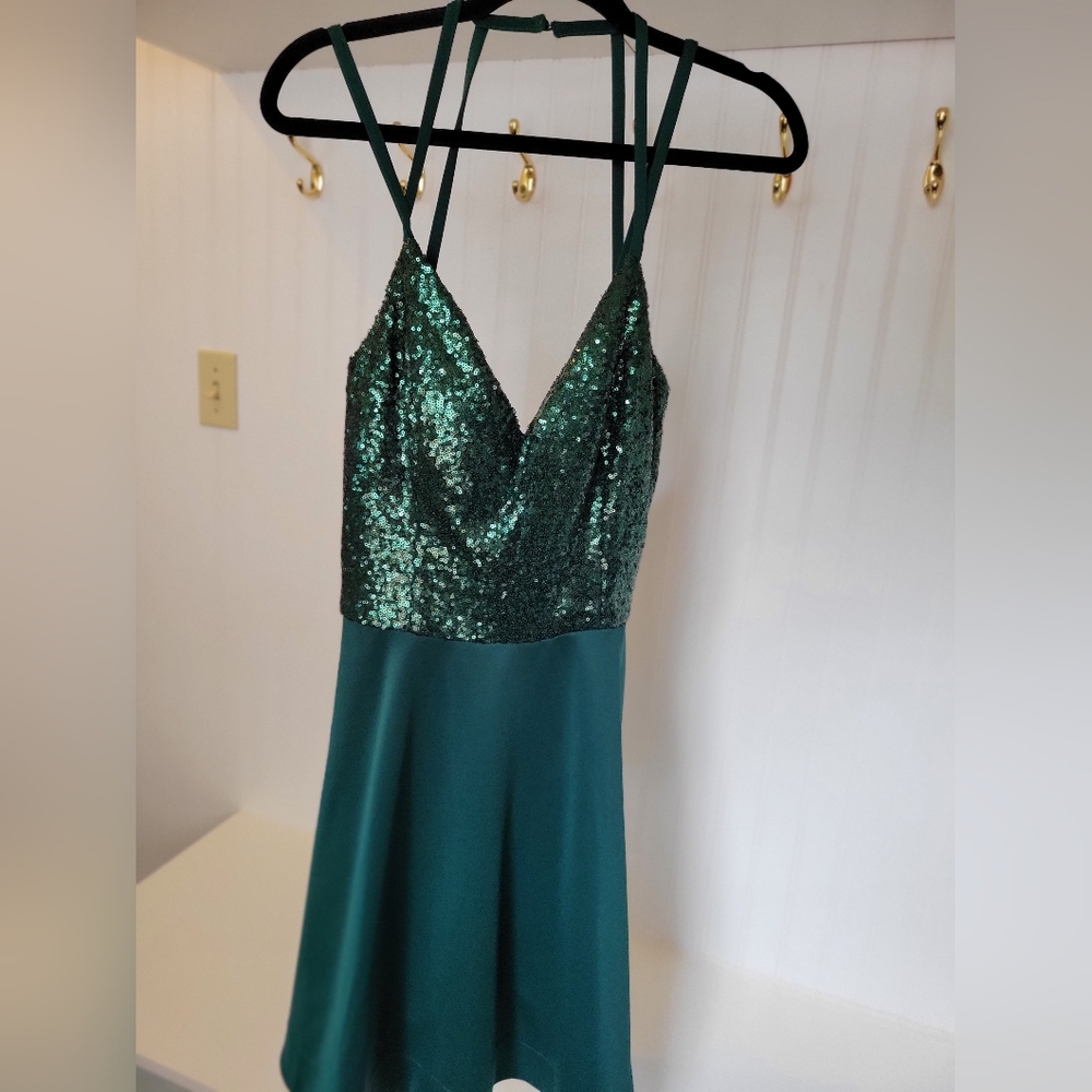 SPEECHLESS Womens Green Spaghetti Strap V Neck Mini Party Fit + Flare Dress